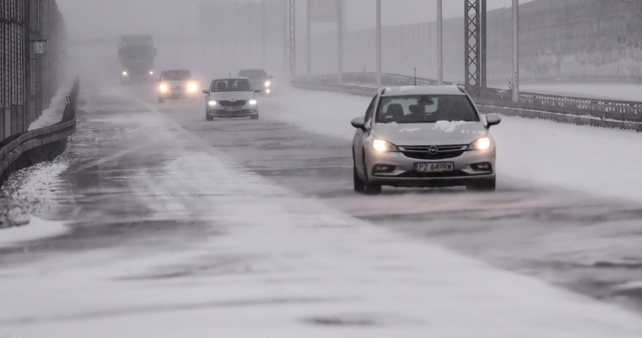 Śnieg i deszcz ze śniegiem. GDDKiA ostrzega kierowców