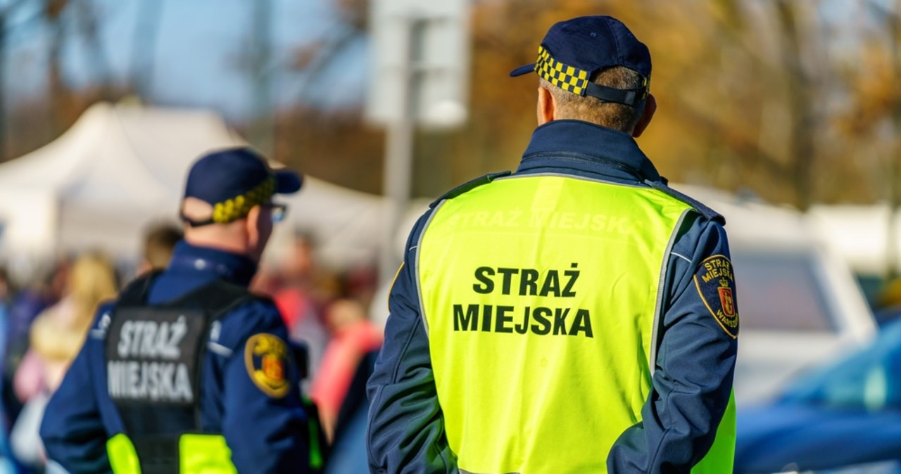 Pijany mężczyzna ugryzł w nogę strażnika miejskiego