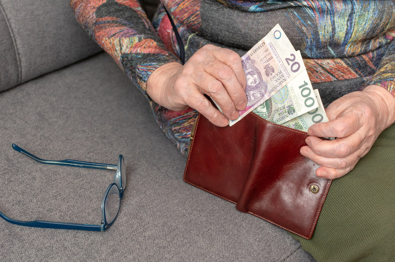 1500 zł co miesiąc. Czym ma być „babciowe” i kto będzie mógł z niego skorzystać?