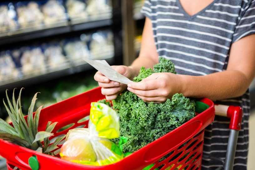 Takie sztuczki stosują supermarkety. Chcą, abyśmy kupowali więcej produktów