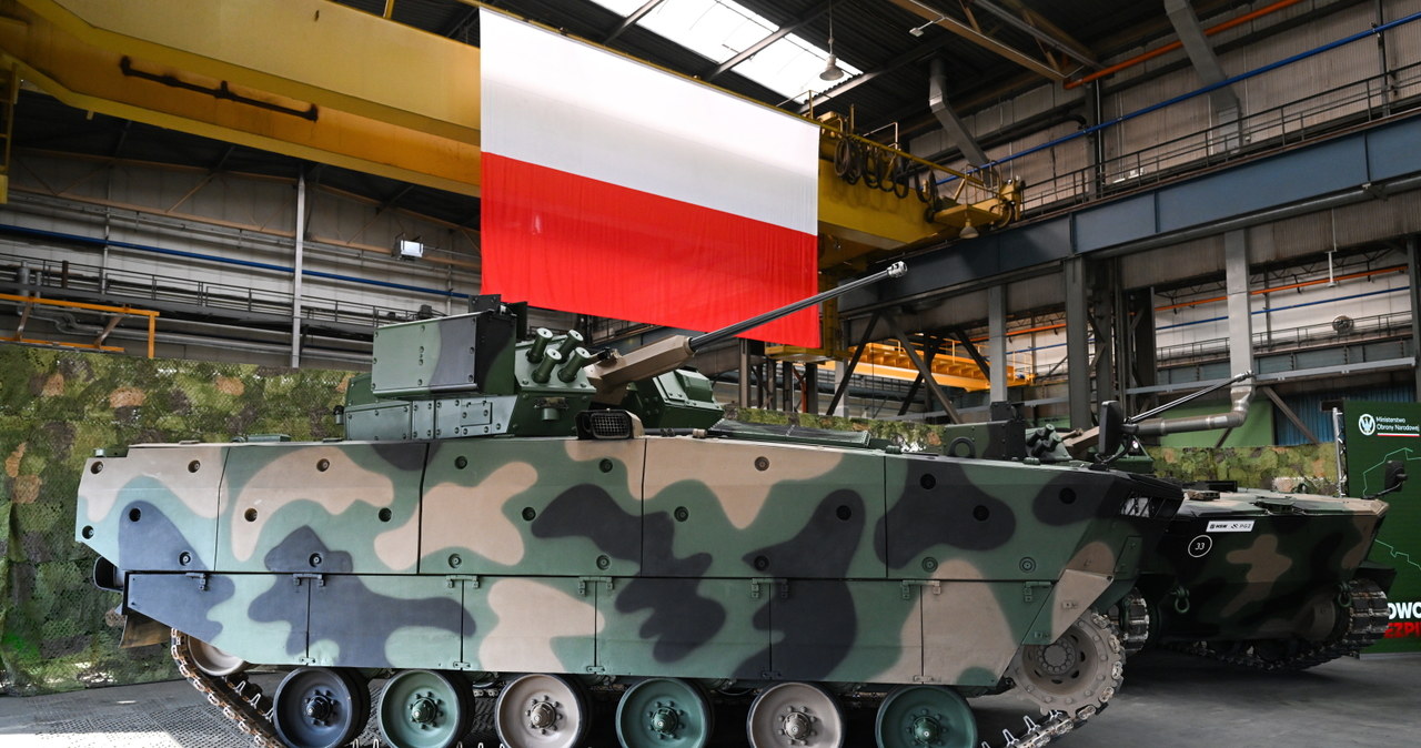 Prawie 1000 borsuków dla wojska. Szef MON zatwierdził umowę