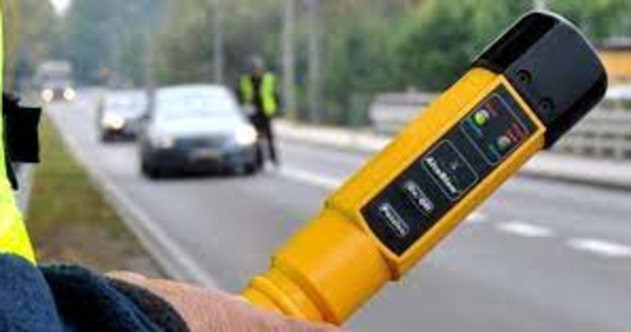 Prowadził auto, mając prawie 4 promile. Kluczyki zabrał mu inny kierowca