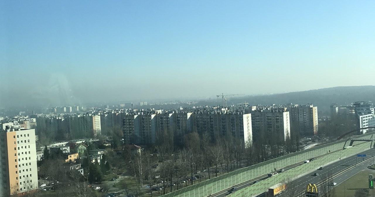 Kolejny dzień ze smogiem w Śląskiem