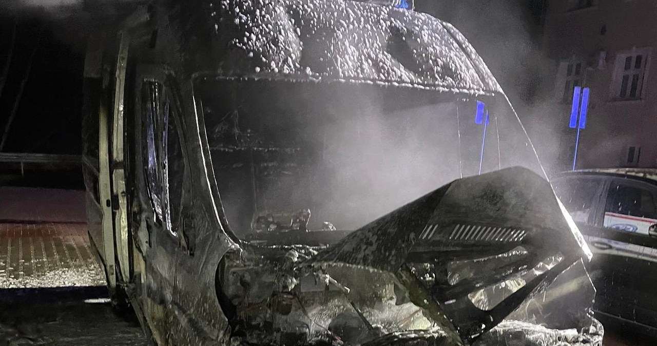 Podpalono karetkę pogotowia. Miała trafić do Ukrainy