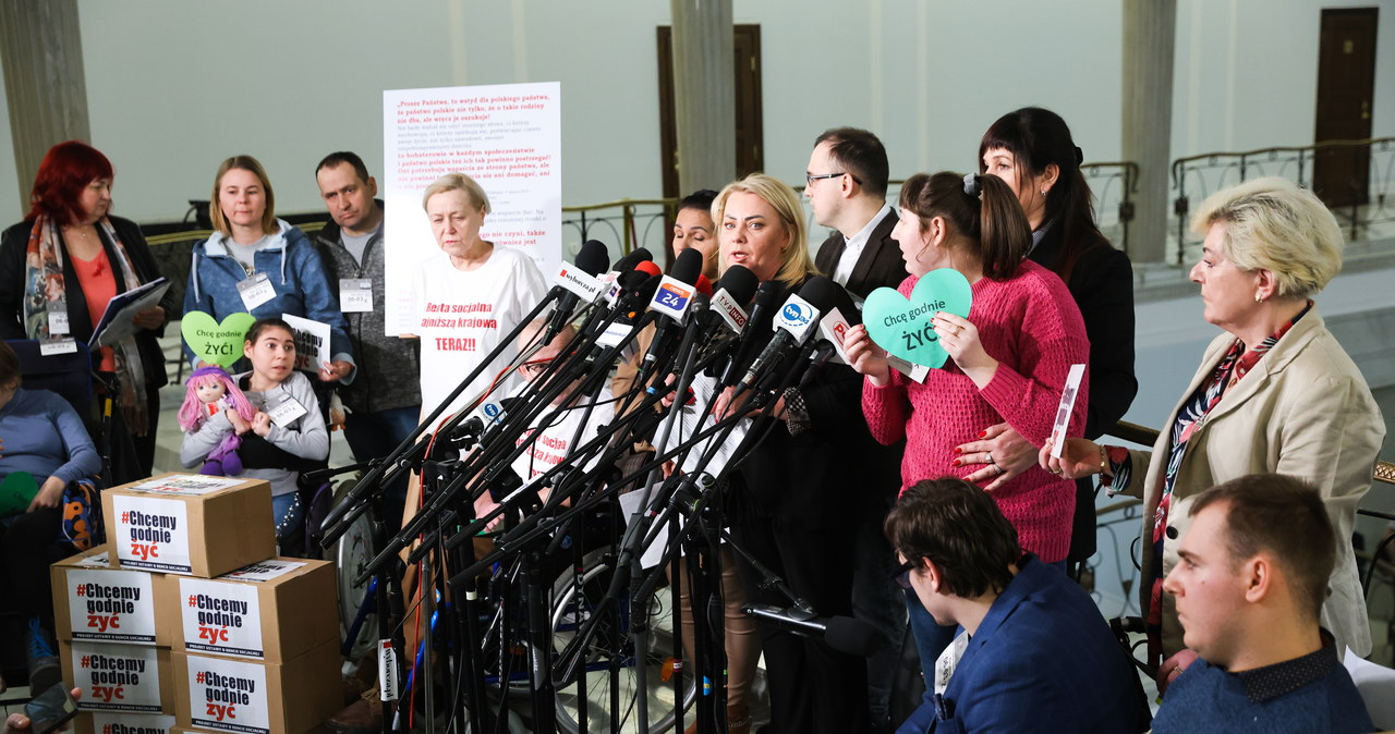 Sejm. Wznowiony protest opiekunów osób niepełnosprawnych