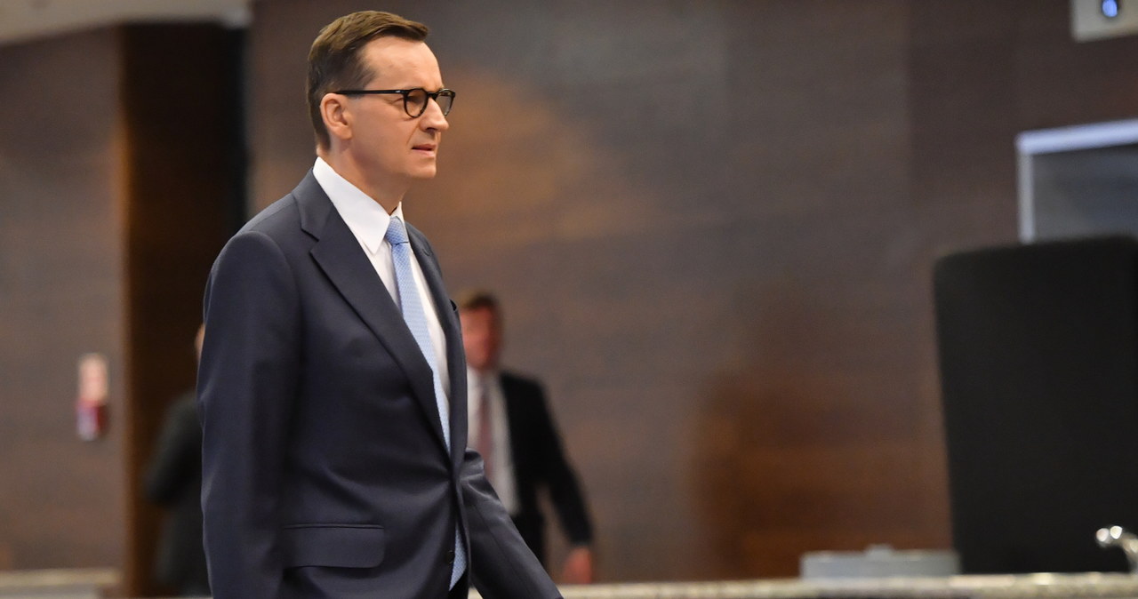 Morawiecki: Staję w obronie naszego kochanego papieża