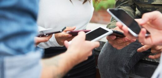 10 najpopularniejszych aplikacji wśród młodzieży. Ma je niemal każdy