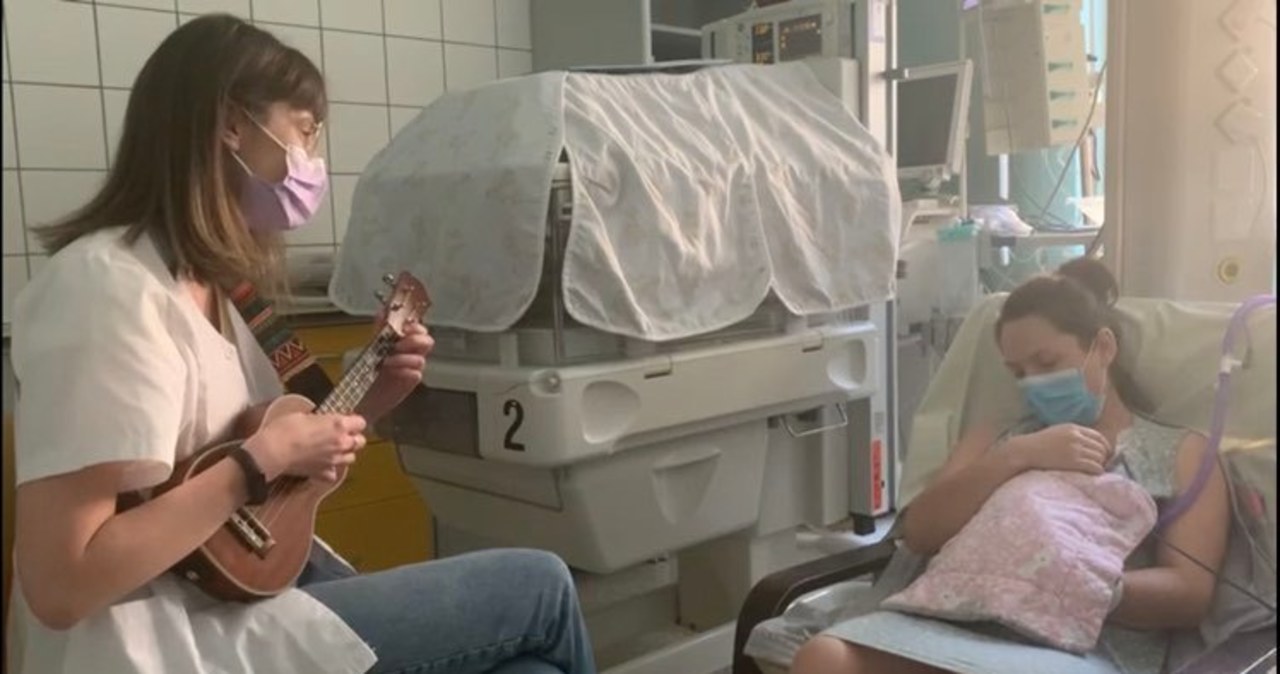 Muzykoterapia dla wcześniaków we wrocławskim szpitalu