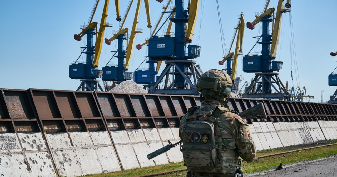 Rosjanie wycofują wojska z Mariupola. Mer mówi o kontrofensywie Ukraińców