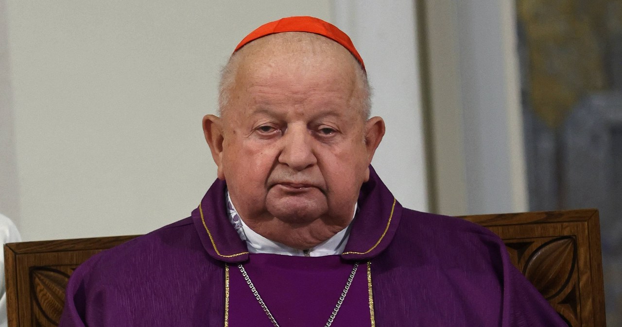 Kard. Dziwisz: Nie mogę milczeć wobec ataków na Jana Pawła II