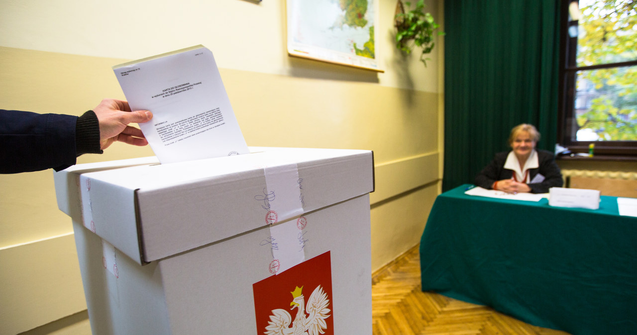Bezpłatny transport wyborców. Wójt Skierniewic: Cienko to widzę