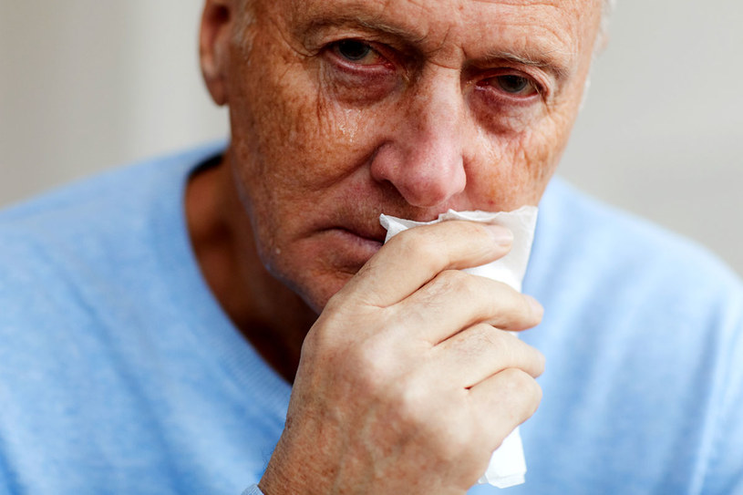 Alzheimer „wypisany” na twarzy? Po 65. roku życia zwróć uwagę na ten szczegół