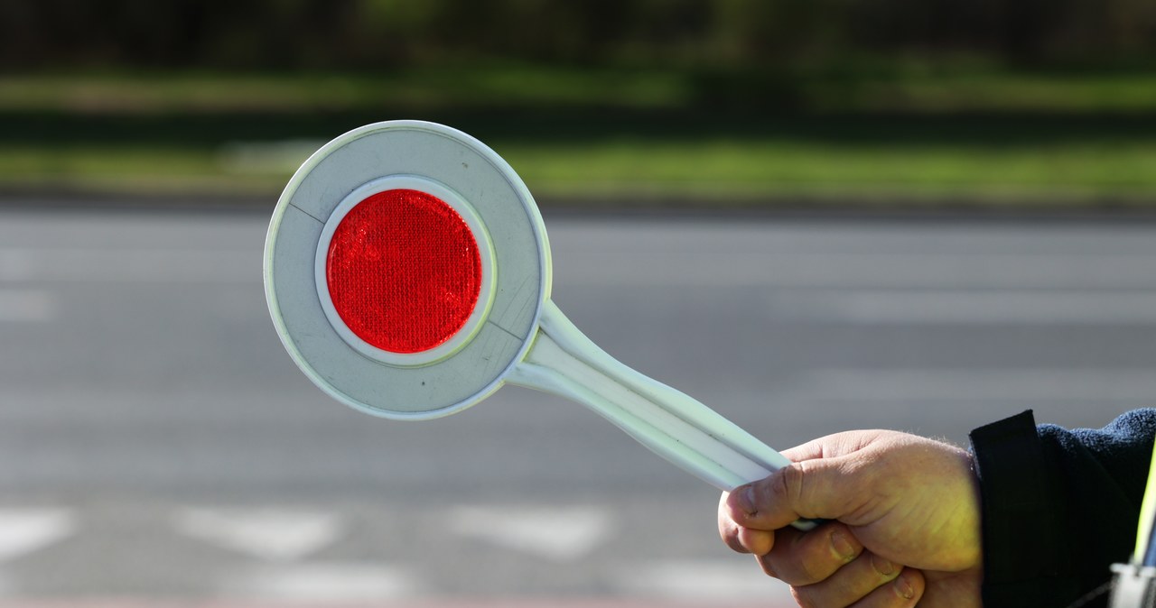 Pijana 68-latka uderzyła w radiowóz. Miała ponad 2 promile