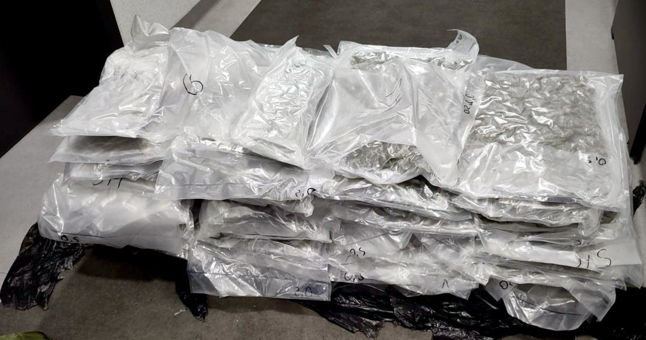 Policjanci przejęli ponad 36 kg narkotyków. Trzy osoby zatrzymane