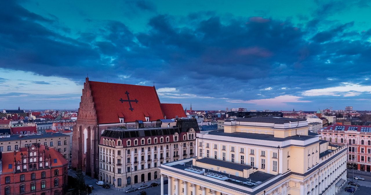 Zorganizował bal w operze. Pożegnał się ze stanowiskiem w MEiN