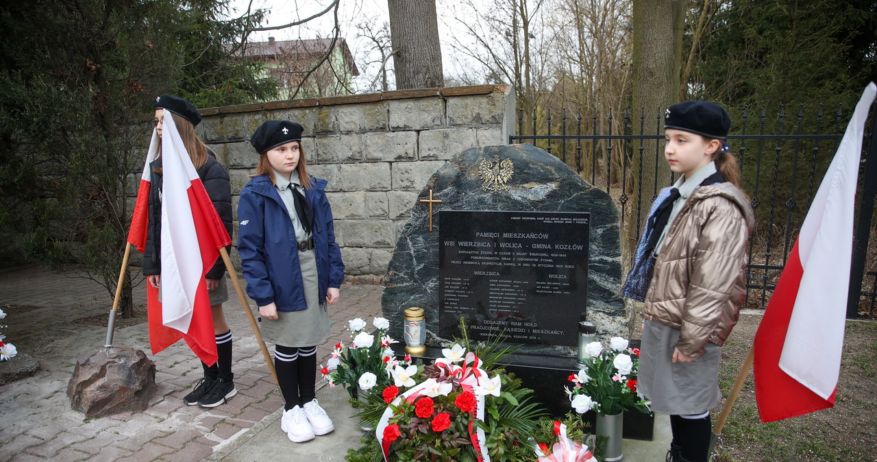 Uczczenie rodzin Kucharskich i Książków. Za pomoc Żydom Niemcy mordowali dorosłych i dzieci