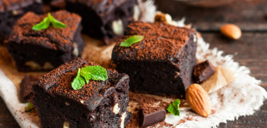 Dodaj awokado i banany. Brownie jeszcze nigdy nie było tak zdrowe