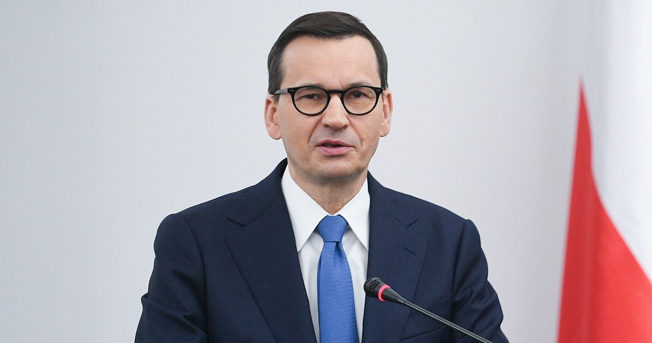 CBOS: Połowa Polaków niezadowolona, że na czele rządu stoi Morawiecki