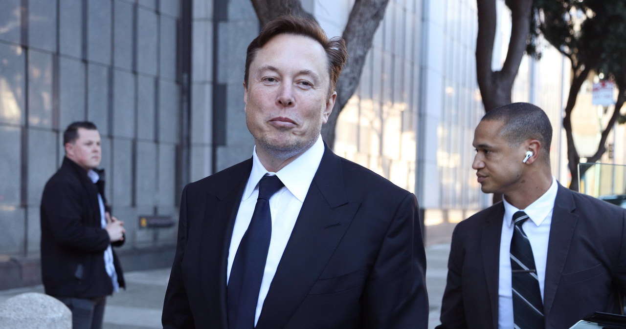 Elon Musk wzywa do wstrzymania prac nad sztuczną inteligencją