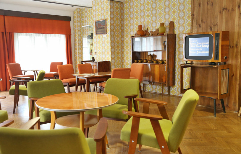 Pralka Frania, szklanka w koszyczku i „ruskie jajeczka”. QUIZ o gadżetach z PRL