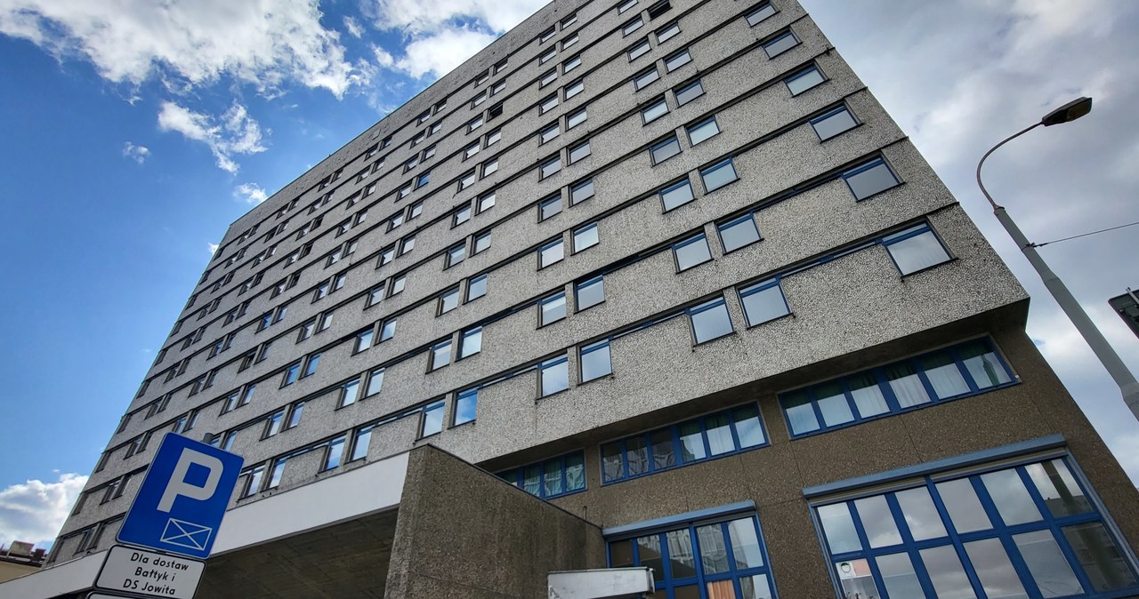Dom Studencki Jowita zostanie sprzedany. Rektor UAM zapowiada budowę nowego akademika