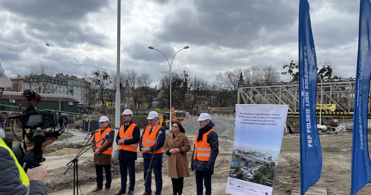 Nowy most kolejowy przez San. Kolejny etap inwestycji