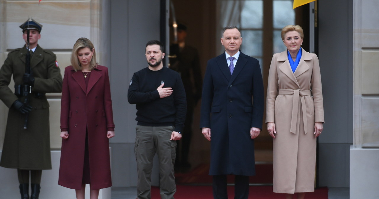 Wołodymyr Zełenski w Warszawie. Został oficjalnie powitany przez Andrzeja Dudę
