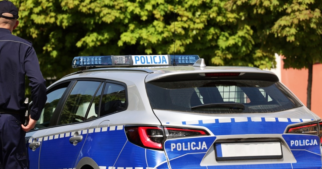 Niezwykły powrót ze szpitala. Mężczyzna ze łzami w oczach dziękował policjantom
