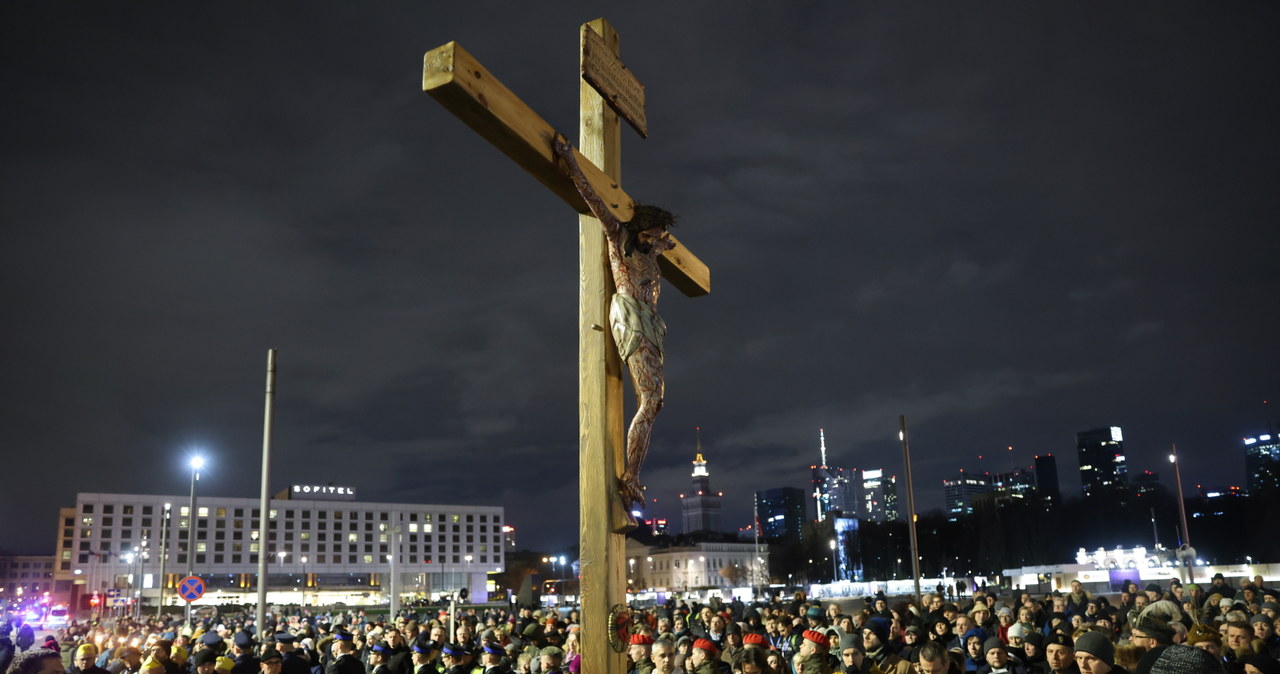 Centralna Droga Krzyżowa przeszła ulicami stolicy