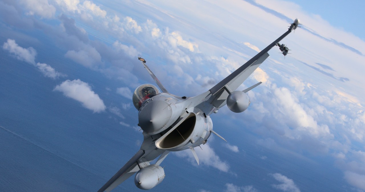 Ukraina. Poszukiwani zagraniczni lotnicy do pilotowania F-16