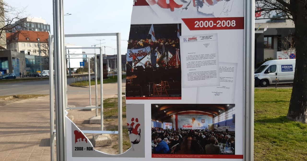 Uszkodzono wystawę poświęconą relacjom Jana Pawła II z „Solidarnością”