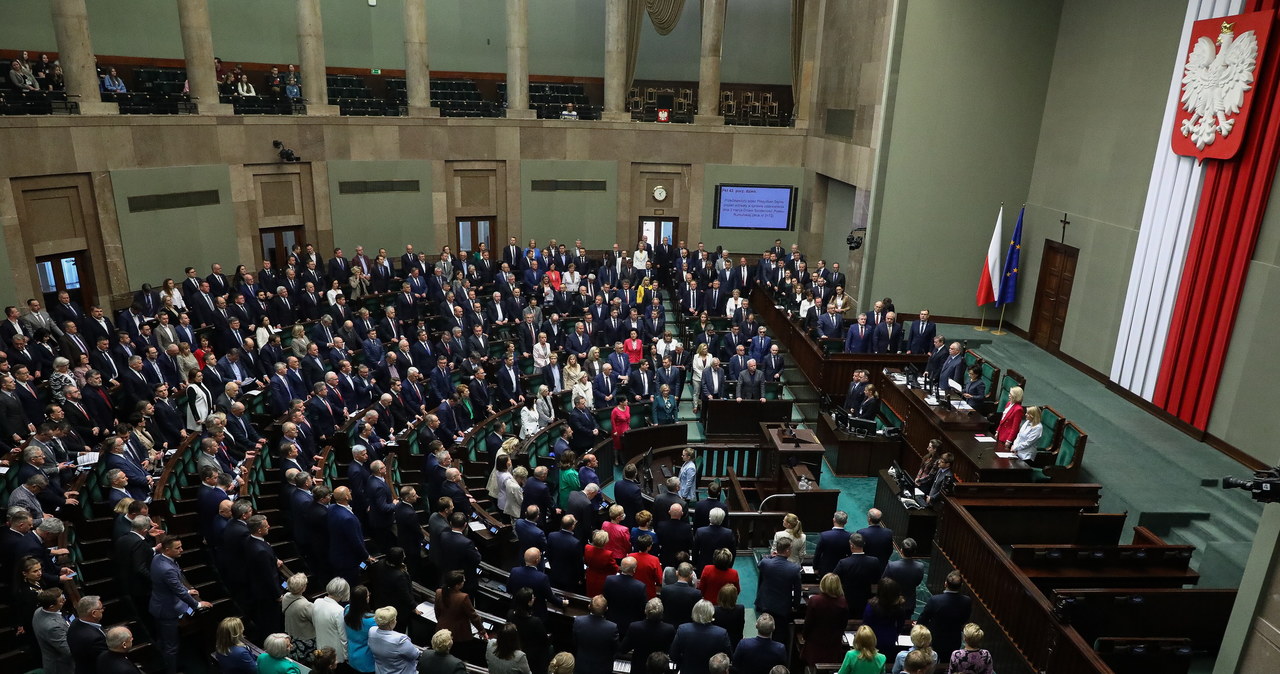 CBOS: PiS faworytem w wyborach do Sejmu