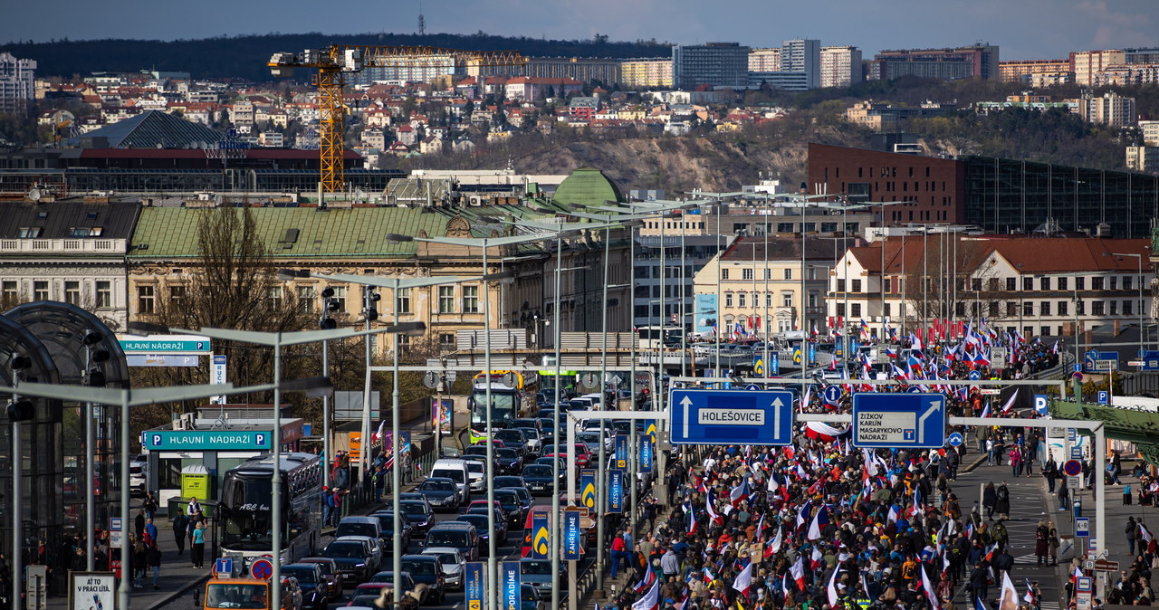 Kolejne protesty w Pradze. Krytykują wsparcie wojskowe dla Ukrainy