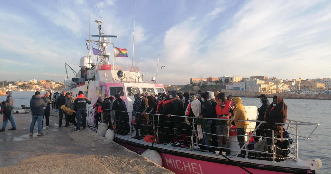 Włochy: Nowa fala migracyjna. Prawie 1000 osób przybyło w ciągu doby