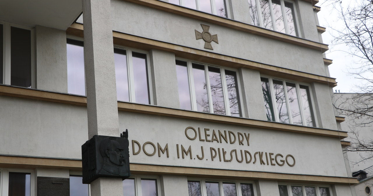 ​Klucze do Domu im. Józefa Piłsudskiego na Oleandrach przekazane miastu