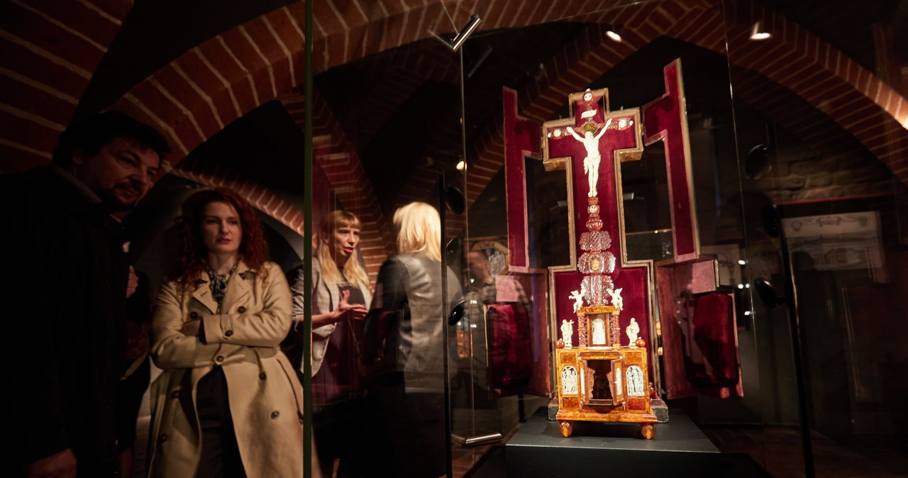 XVII-wieczny bursztynowy ołtarzyk trafił do muzeum w Malborku
