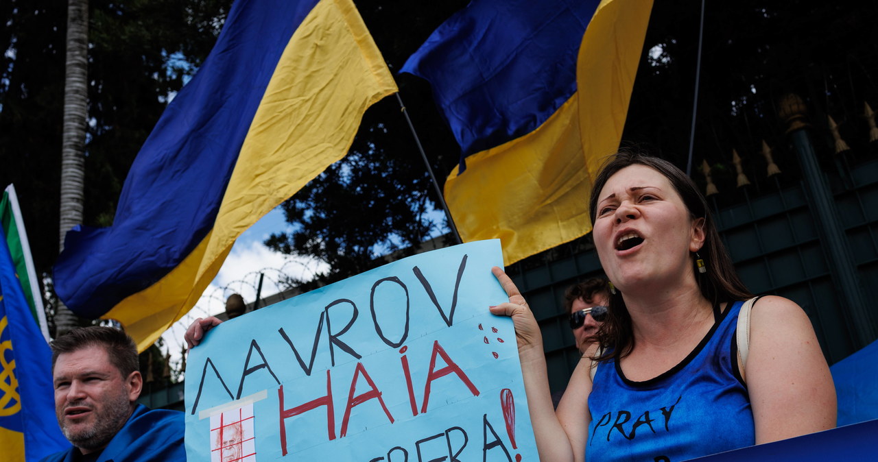 Ławrow wygwizdany w Sau Paulo: „Haga czeka na Ciebie”