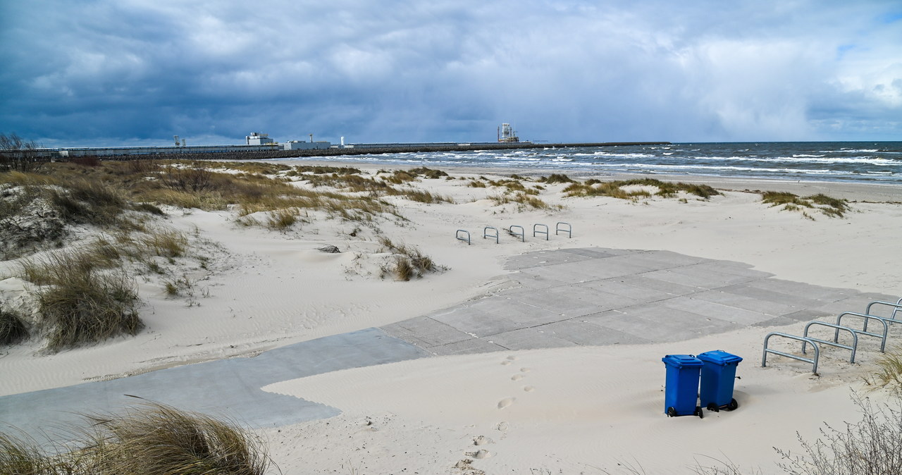 Świnoujście: Władze miasta chcą kompromisu w sprawie dostępu do plaży i zabytków