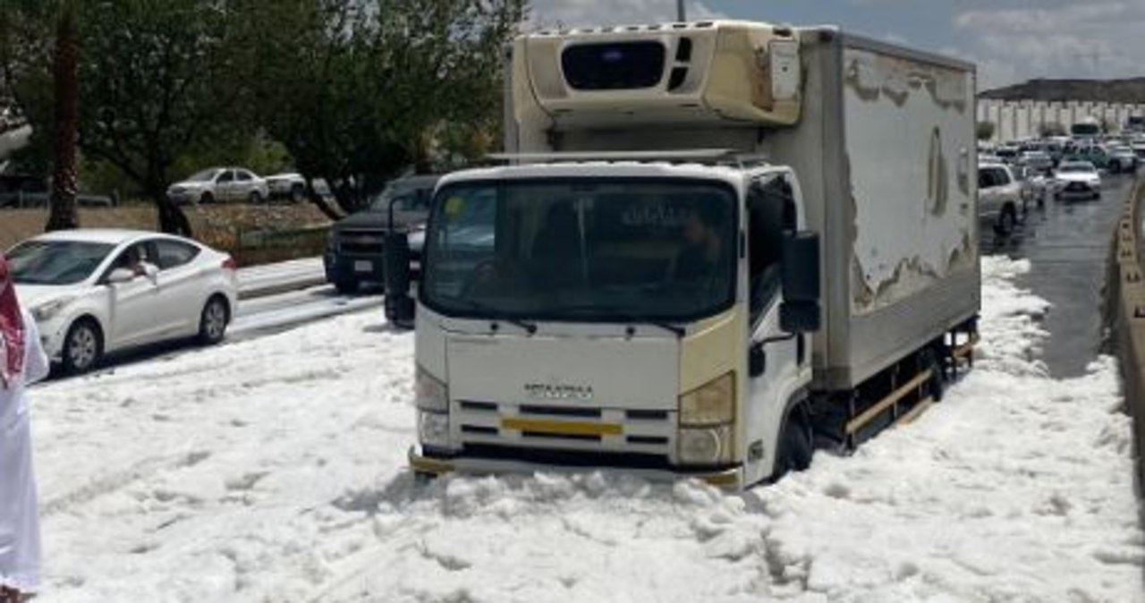 Śnieg i grad w Arabii Saudyjskiej. Zasypał miasto At-Taif