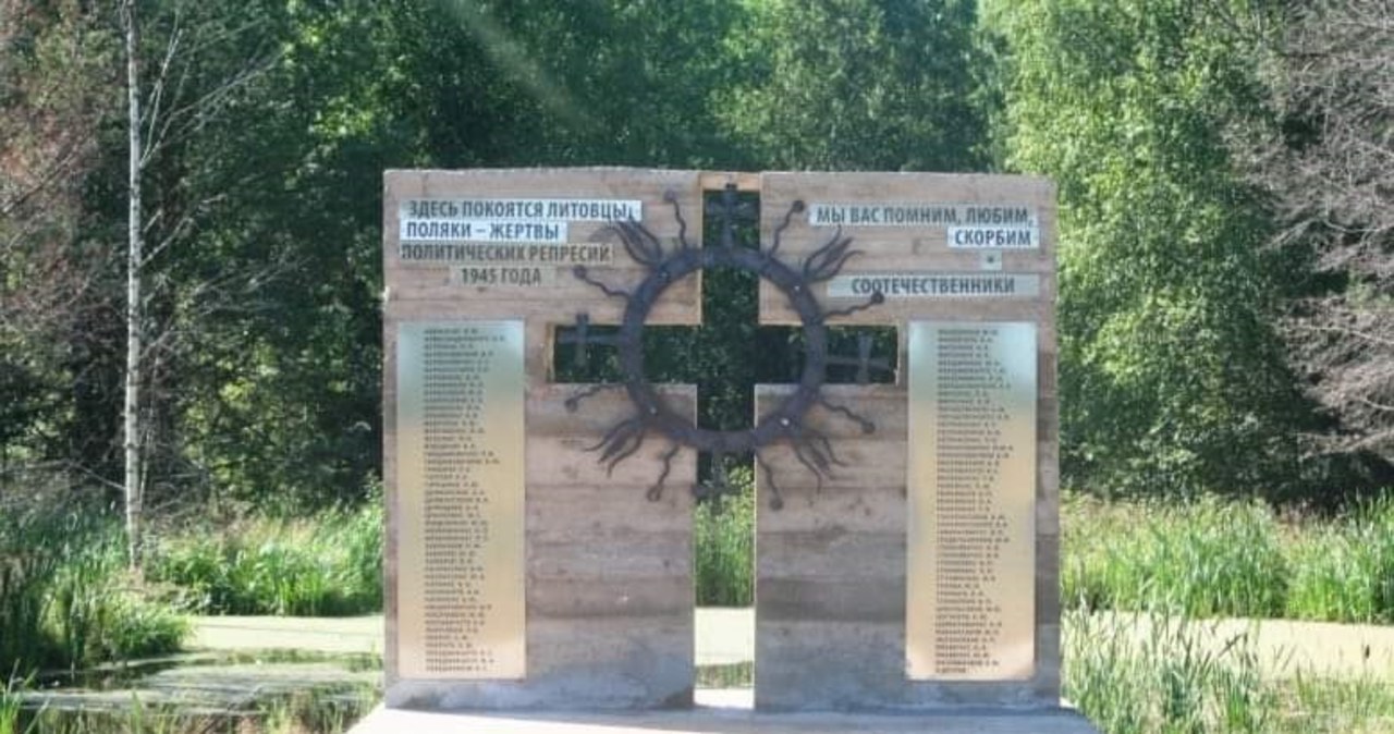 Rosja. Memoriał: Zniszczono pomnik upamiętniający Polaków i Litwinów