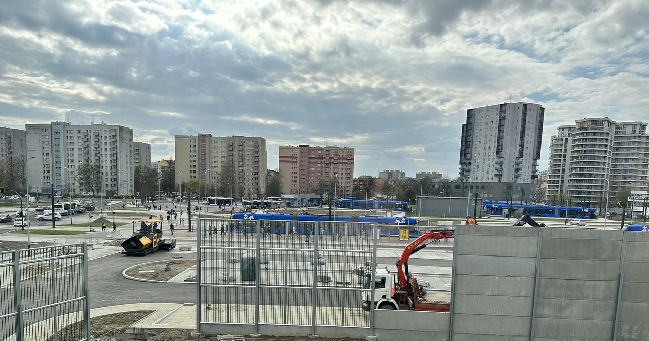 ​”Wielki mur” znika sprzed okien. Protesty mieszkańców przyniosły skutek