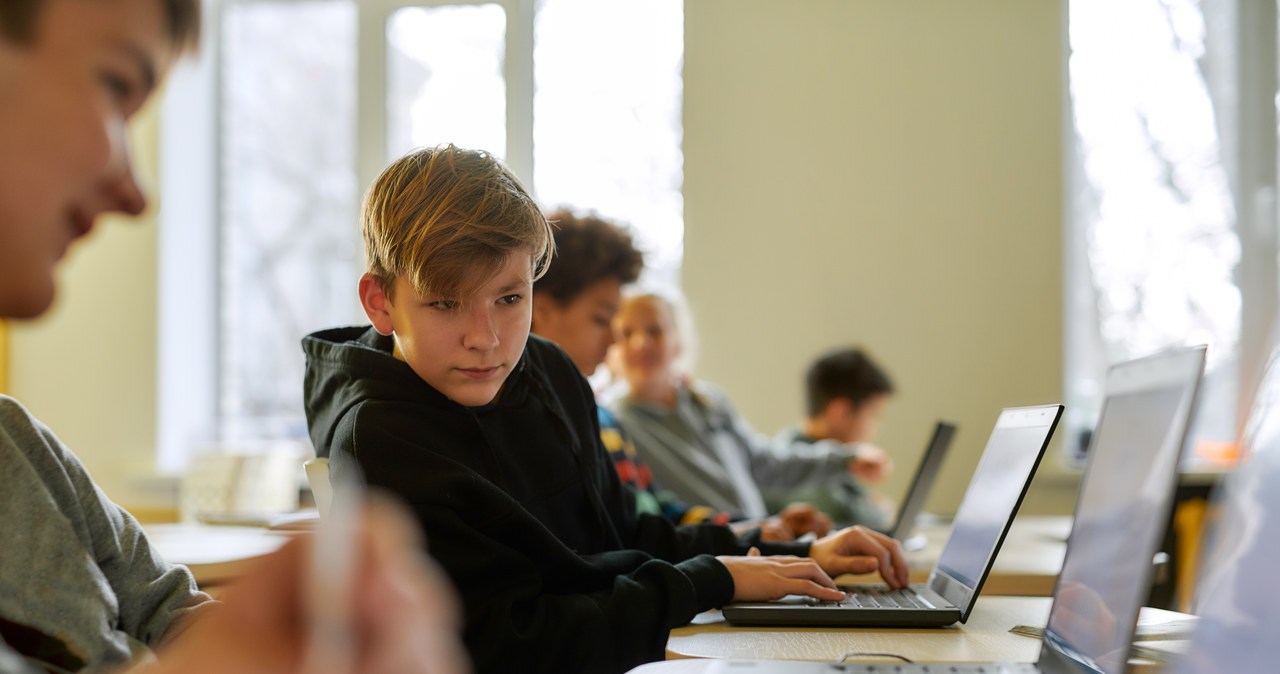Laptopy dla IV-klasistów. Projekt ustawy mówi o wrześniu 2024