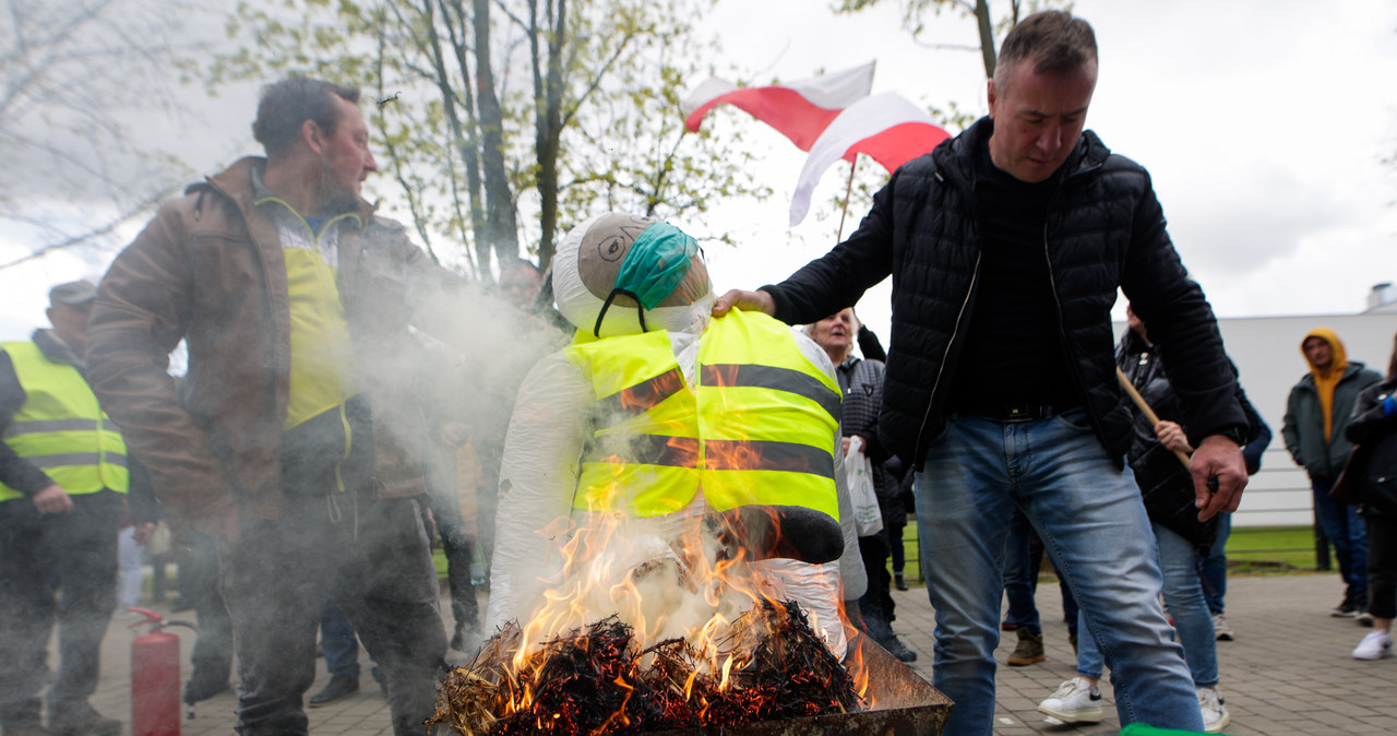 Protest mieszkańców gminy Chojnów. „Bronimy naszej małej ojczyzny”