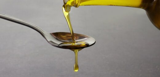 Chroni serce, obniża cholesterol i wspiera kondycję włosów. Wystarczą trzy łyżki dziennie