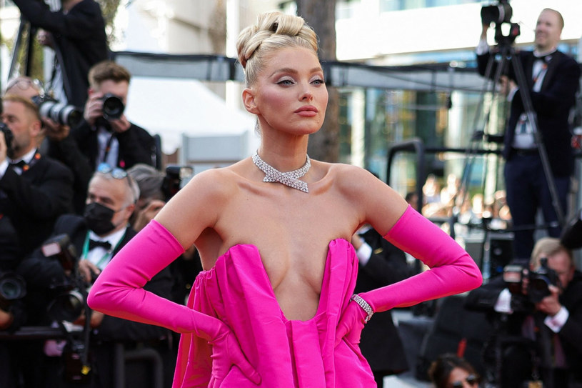 Elsa Hosk zachwyca figurą w oryginalnej kreacji