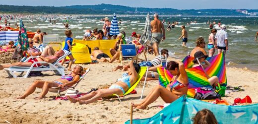 Co z bonem turystycznym w wakacje 2023? Minister o nowych regułach