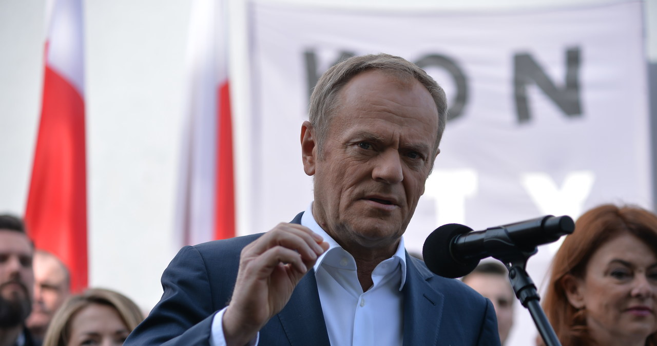 Tusk: Będziemy krzyczeć, że flaga jest powodem do dumy wszystkich Polek i Polaków