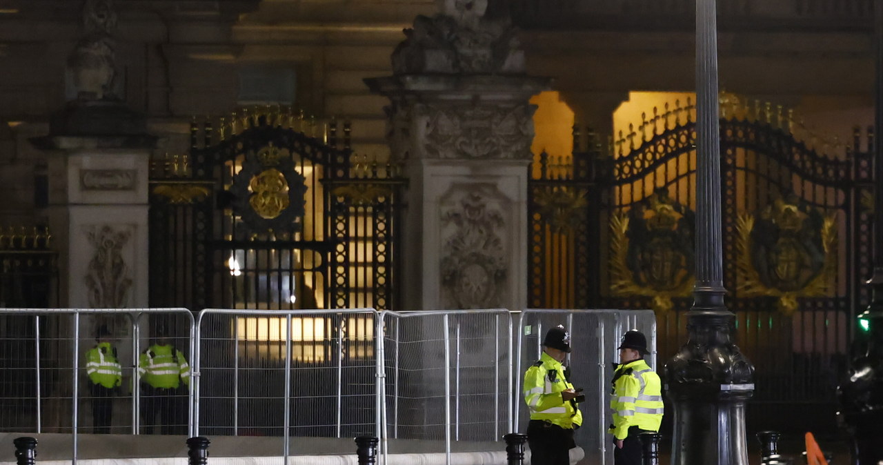 Incydent przed Pałacem Buckingham. Aresztowano mężczyznę