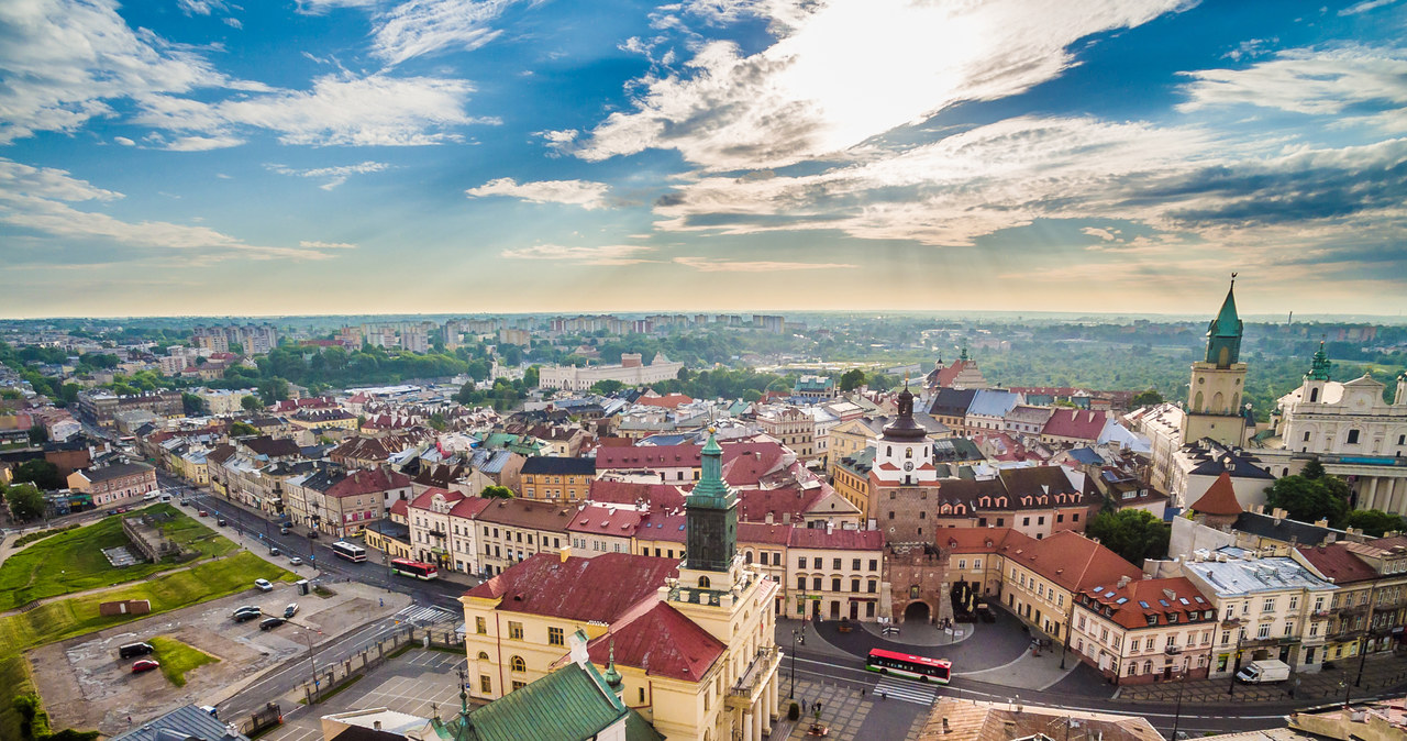 Lublin: Z okazji 3 maja mieszkańcy zatańczyli wspólnego poloneza