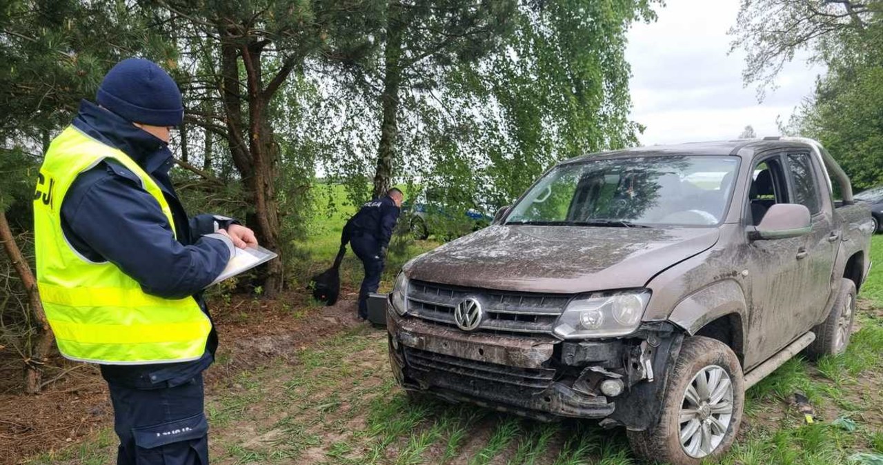Strzały podczas policyjnego pościgu. Ranny pasażer